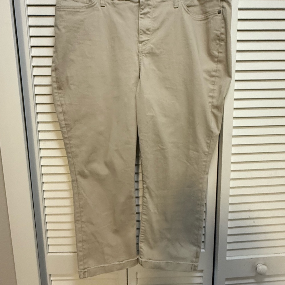 Women’s NYDJ Feather Chloe Capri Jeans Rolled Cuff Size 16